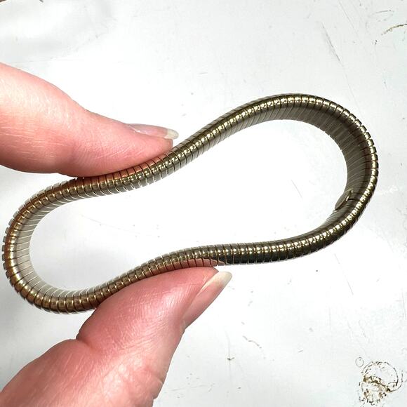 Vintage Monet Womens Bracelet Gold Tone Stretchy Flexible Fashion Jewelry - Picture 5 of 8